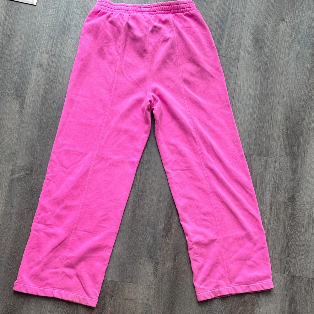 GAP Pink Crewneck Sweatshirt & Jogger Set Size Medium - Picture 9 of 9